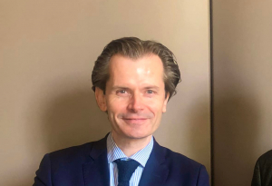 « Seul candidat en lice pour l’élection de la présidence de la Fédération Les Républicains de l’Yonne, Guillaume LARRIVE retrouve le sourire grâce à une victoire sans surprise après avoir gouté à l’amertume de la défaite aux législatives 2022… ».