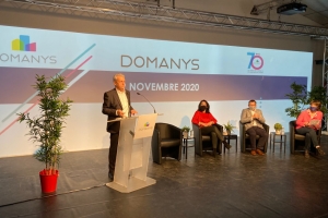 « Pour la célébration de son soixante-dixième anniversaire, le premier bailleurs social de l’Yonne DOMANYS représenté par Patrick GENDRAUD et Karine LASCOLS n’aura pas manqué son rendez-vous avec le monde de l’artisanat en annonçant un programme d’investissement de 26 millions d’euros en 2021... ».