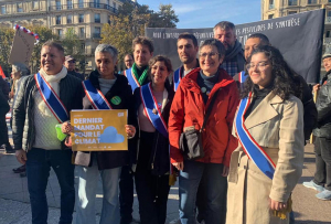 « Pas tendres les porte-paroles d’EELV au terme de la COP 26 et de ses obligations a minima ! En qualifiant de énième échec cette consultation planétaire, les écologistes évoquent le sabordage de ces travaux par les Etats-Unis et l’Europe qui ne veulent pas payer pour les dommages dont ils sont responsables… ».