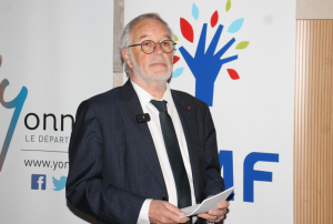 « La simplification et le renforcement du statut de l’élu de proximité ont été évoqués par le ministre de l’Aménagement du Territoire et de la Décentralisation François REBSAMEN lors de sa rencontre avec les élus de l’Yonne, membres de l’AMF 89. Le président de Dijon Métropole est prêt à revenir dès 2026 pour rendre compte de ses actions… ».