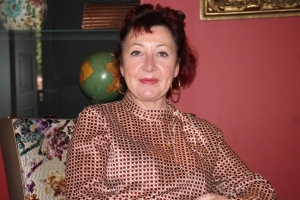 « Reconversion réussie pour l’ex-directrice de l’agence bancaire du Crédit Foncier à Auxerre ! Sarah DEGLIAME-PELHATE brille de mille feux et rayonne avec un enthousiasme faisant plaisir à voir dans la conduite de son nouveau projet entrepreneurial mené avec son époux Bruno : la SAS BATRIUM RENOV… ».