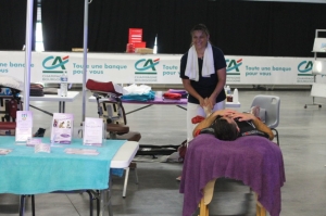 « De la patience à prévoir pour le massage réparateur des participants de la fameuse concentration cyclotouriste annuelle : La Franck Pineau donne rendez-vous à ses férus adeptes le 05 septembre prochain au lieu du 12 juin initialement prévu… ».