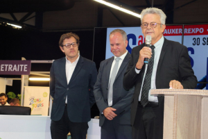 « Un beau projet pour bien vivre sa retraite et mieux l’anticiper : le Salon des Seniors a été inauguré par le président du Département Patrick GENDRAUD vendredi en milieu de matinée à Auxerre. Quatre mille visiteurs y sont attendus….
