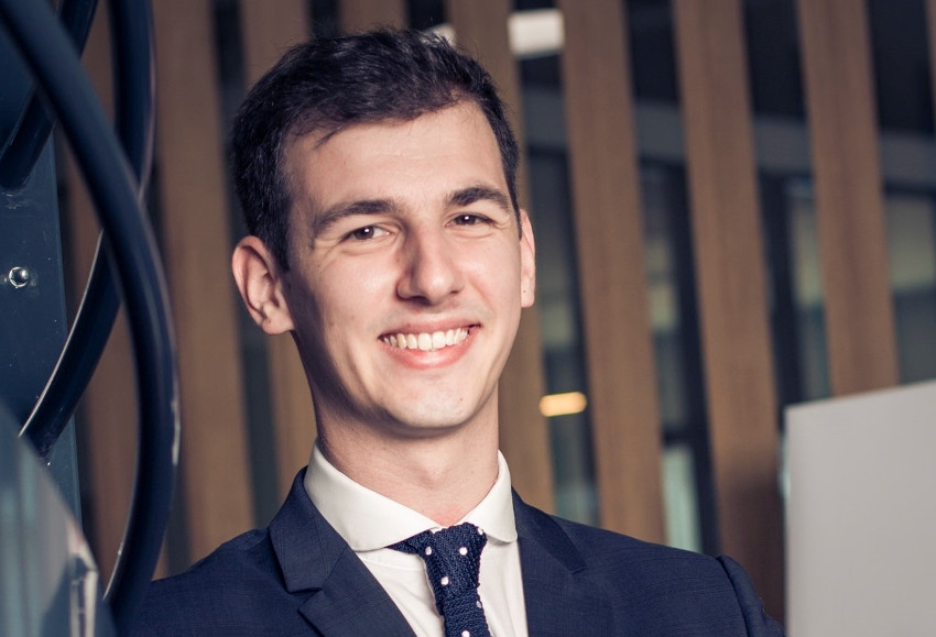 « Six jeunes gens, engagés dans la vie politique, signent une tribune en faveur de la mobilisation citoyenne à la veille du second tour des départementales et régionales. Le premier tour ayant connu une forte abstention. Ce que ne souhaitent pas voir dimanche deux des signataires, Nathan DOS SANTOS et Thomas MONARCHI-COMTE en une… ».