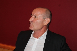 « Le président départemental du MoDem de l’Yonne Pascal HENRIAT rappelle que les instances nationales de sa formation n’ont nullement cautionné l’investiture de Guy FEREZ, maire d’Auxerre candidat à sa réélection. La présence de militants socialistes dans la future liste de l’édile sortant est à l’origine de cette rupture…Quant à la présence de colistiers à l’estampille du MoDem, elle n’est que purement personnelle et non officielle…».