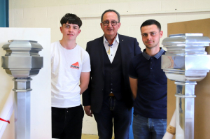 « Même le maire d’Auxerre Crescent MARAULT s’est dit admiratif et impressionné par le travail réalisé, le concours d’Un des Meilleurs Apprentis de France dans les métiers du bâtiment a donné d’excellents résultats et une médaille d’or obtenue par Fabio BABOSA, jeune apprenti électricien qualifié pour la finale régionale du 05 mai accueillie à Auxerre et félicité par Marc LABARDE, organisateur de l&#039;évènement… ».