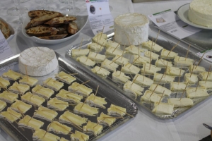 « Le CIFA de l’Yonne ouvre une nouvelle formation à l’automne, un CAP crémier-fromager. Une douzaine de personnes constitueront la première promotion de ce cycle. Le diplôme permettra d’accompagner trois secteurs des arts de la table : les restaurateurs, les fromagers artisanaux et ceux qui exercent de la grande distribution… ».