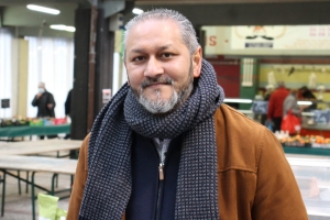 « Le chef étoilé du Château de Vault-de-Lugny, Franco BOWANEE, animera aux côtés de l’entrepreneur Didier CHAPUIS et du chef Jérôme JOUBERT l’atelier spécial consacré au conditionnement des recettes à emporter sur les marchés. Une initiative proposée par le CIFA de l’Yonne et l’enseigne METRO Auxerre... ».