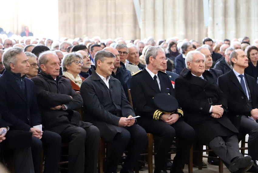 Le temps des souvenirs pour le dernier hommage solennel : l’adieu à l’éternel Jean-Pierre SOISSON…