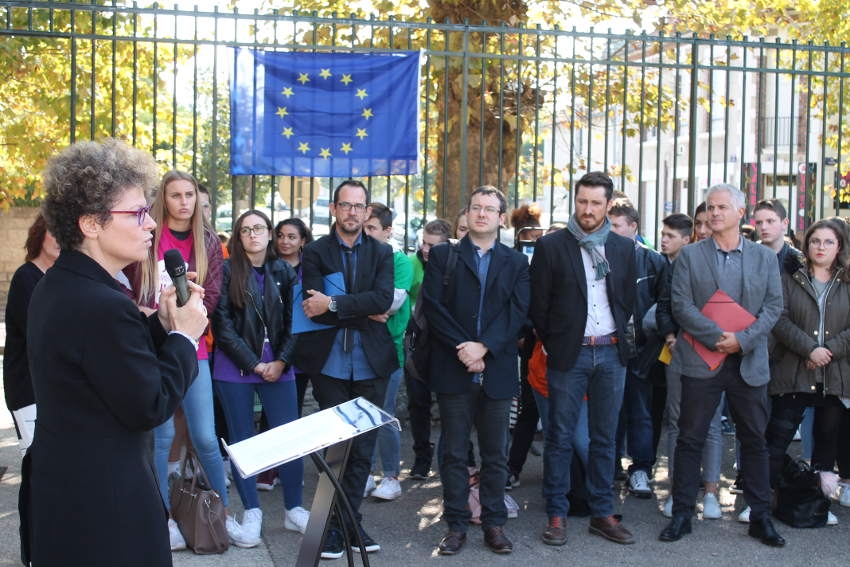 « La rectrice de l’Académie de Dijon, Nathalie ALBERT-MORETTI, participera à la remise des récompenses des Trophées Egalité ce jeudi au lycée des métiers Vauban. Sa proviseure, Capucine VIGEL (à droite sur la seconde photo), et ses élèves recevront le Coup de Cœur de l’académie…