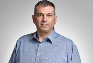 « S’installant dans les locaux laissés vacants par…LIDL à Monéteau, le discounter « TOUJUST » pose l’un de ses premiers jalons à vocation commerciale en France à l’instar d’une dizaine de magasins qui ouvriront à Alès, Saint-Quentin ou à Lens. Objectif : 310 structures à cinq ans et plus de 4 000 emplois créés. Tout juste pour Fabrice GERBER, son fondateur ! ».