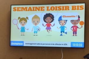 «  L’heure est à la numérisation de la communication au sein de l’établissement auxerrois. Infos pratiques ou sécuritaires mais aussi présentation du menu du jour garnissent les écrans fonctionnels depuis quelques jours… ».