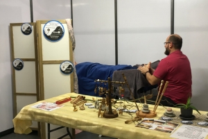 « Découvrir les dernières tendances pour se faire du bien ne peut se refuser au cours de ce week-end à AUXERREXPO ! Quarante spécialistes vous attendent avec des ateliers et un programme de conférences bien fourni… ».