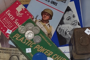 « L&#039;exposition accueillie à la salle Jean Cousin organisée à l’occasion du 75e anniversaire de la Libération de Sens n&#039;est pas une première pour les duettistes férus d’histoire militaire que sont Etienne GAILLARD et Joaquim MATIAS. Depuis 1994, date de la présentation initiale de leurs collections d’objets, beaucoup d’autres ont suivi. Mais, déjà s’esquissent à l’horizon les projets qui pourraient voir le jour au printemps 2020… ».