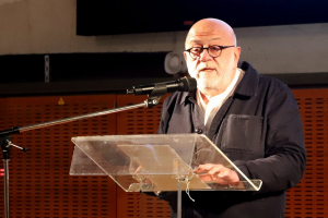 « L’Occident face au totalitarisme idéologique : l’essayiste et éditeur Jean-François COLOSIMO a tenu son auditoire en haleine lors de la 16ème session des « Conversations de l’Abbaye », accueillis dans le bâtiment séculaire auxerrois. Face au « Club des Cinq » néo-empires, constituant les « forces du mal », la « vieille Europe » est totalement désunie et sans défense…Pas de quoi être rassuré ! ».