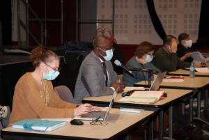 « Le vote des élus municipaux d’APPOIGNY est sans appel : la localité de l’Auxerrois apporte son soutien au collectif qui s’oppose au déménagement du 15 à Dijon…La motion a été présentée par le maire Magloire SIOPATHIS ».