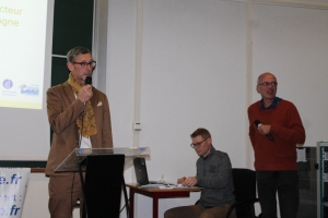 « Près de deux cents personnes, issues de la sphère économique et institutionnelle, ont investi l’amphithéâtre de l’IUT d’Auxerre à l’invitation de BGE Nièvre Yonne. Ecologie et économie doivent faire bon ménage à l’avenir pour laisser une chance à la préservation de la planète… Un encouragement qui a été relayé par les responsables de BGE Nièvre Yonne, Arnauld MERIC, président, et Eric FREYSSINGE, directeur…».