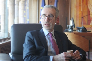 « Le préfet de l’Yonne Henri PREVOST a animé la seconde séance de travail de la Conférence départementale de mise en œuvre du plan de relance à décliner dans l’Yonne. Un rendez-vous réunissant les grands élus, les représentants d’EPCI, les services de l’Etat et les chambres consulaires… ».