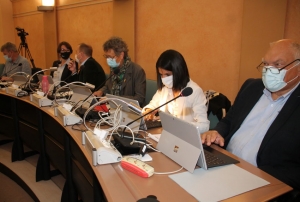 « Six conseillers départementaux apporteront la contradiction aux élus de la majorité « Unis pour l’Yonne » dans l’hémicycle. Baptisé « Les Engagés pour l’Yonne », le groupe veillera à l’équité et à la solidarité dans l’application des décisions tout en étant apolitique car regroupant différentes sensibilités… ».