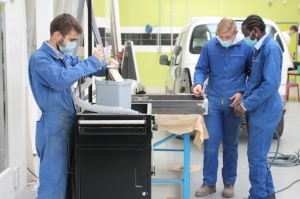 « Modernisme et ergonomie au centre de formation auxerrois ! Les apprentis de la filière mécanique profiteront au printemps prochain d’un espace de 1 000 m2 totalement rénové. Avec l’aide de la Région et de l’ANFA… ».