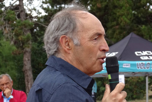 « La politique du logement social du quinquennat écoulé a pénalisé les investissements d’organismes comme l’Office Auxerrois de l’Habitat. Après l’alarmiste rapport de la Fondation Abbé-Pierre, Vincent VALLE, président de l’OAH, réagit à chaud… ».