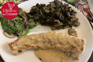 « Il y a le comptoir mais aussi la table à découvrir, à la brasserie de la Gare à Sens. Les produits y sont de qualité et l’accueil et le service, aimables. A biffer sur votre agenda pour se sustenter de manière authentique à prix abordables… ».