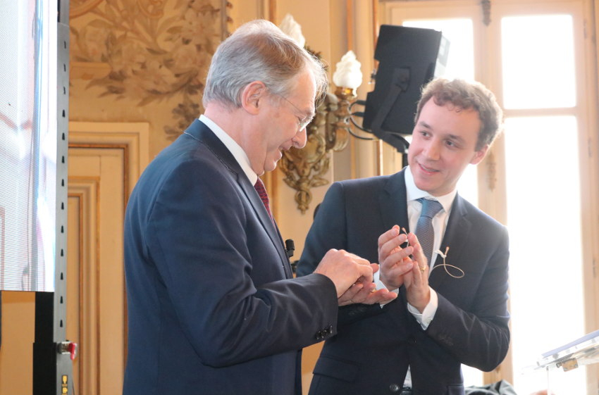 Son engagement est récompensé : Charles-Hervé MOREAU reçoit la médaille de la Ville de Sens
