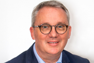 « Réélu sans encombre à son poste de président régional de la Chambre de Métiers et de l’Artisanat, Emmanuel POYEN souhaite renforcer le maillage territorial en Bourgogne Franche-Comté en créant 19 commissions dédiées à la proximité… ».