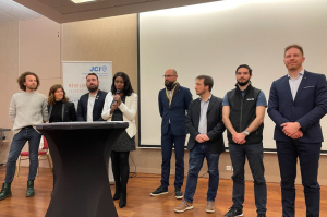 « Consciente des profondes mutations du marché de l’emploi, la Jeune Chambre Economique d’Auxerre a décidé d’agir auprès des jeunes scolaires du groupe Saint-Joseph-la-Salle pour relever les nouveaux défis de l’insertion en entreprise… ».