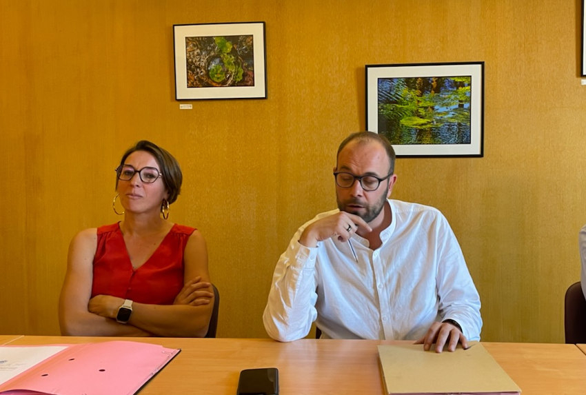 « Le premier élu de Joigny n’a pas tardé à réagir sur la toile au fait divers tragique qui a failli coûter la vie à l’auteur des « Versets sataniques », Salman RUSHDIE. En défenseur de la liberté d’expression… ».