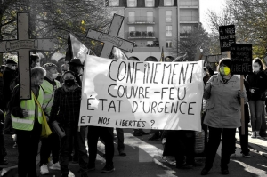 « Les aspirations que représente le gilet jaune restent des éléments de mobilisation fédérateurs. Comme a pu le constater l’Assemblée Populaire d’Auxerre (APA) en organisant sa première manifestation en pleine période de confinement dans les rues de la première ville de l’Yonne… ».