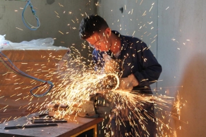 « Le message principal véhiculé par cette Journée Portes Ouvertes de l’apprentissage se résume par ce credo : une formation, un diplôme, un emploi. Entre 9 heures et 16h30, ce samedi 03 mars, 47 CFA de Bourgogne Franche-Comté, répartis sur 104 sites pédagogiques, accueilleront simultanément les familles et les futurs apprentis afin de valoriser la filière de l’alternance, la découverte des métiers, et les besoins des milieux professionnels… ».