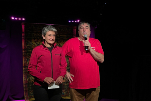 « L’humour avec un grand « H » embarque à bord de la péniche cabaret d’Auxerre, « La Scène des Quais », à l’occasion du 3ème Festival « Rire à flots ». Son ouverture a été prononcée par Mathilde PELEN, responsable de cette scène artistique fluviale auxerroise et Rémy GEMBLE, président de l’association « ARTEM »… ».