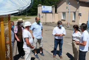« L’équipe de campagne de la candidate écologiste aux régionales, Stéphanie MODDE, en visite sur les lieux ce lundi 14 juin, a été conquise par les explications fournies par le couple Isabelle et Gilles COTY. Des porteurs de projet extraordinaire d’inventivité… ».