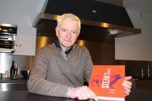 « L’artisan de Sens Jean DENAUX recevra un très bel accessit à la reconnaissance professionnelle orientée autour de la maîtrise du savoir-faire et de la pratique de l’excellence artisanale. Une distinction logique pour un entrepreneur dynamique, toujours en quête du « Graal » propre à l’évolution optimale de sa filière… ».