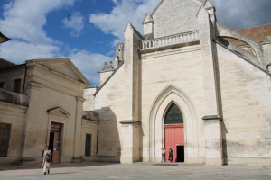 « Grâce au partenariat avec le Centre Georges Pompidou et une programmation culturelle éclectique de qualité, l’Abbaye Saint-Germain d’Auxerre a vu son chiffre de fréquentation en hausse cette année. Avec un nouveau record à la clé, établi à 60 416 visiteurs… ».