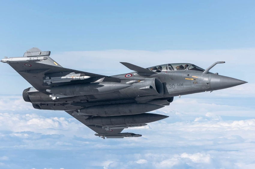 « La présidente de la Région Marie-Guite DUFAY a interpellé la ministre de la Transition écologique et solidaire Elisabeth BORNE à propos du projet d’extension des couloirs de survol à basse altitude de l’Armée de l’air. Un projet qui menace le développement de l’éolien… ».