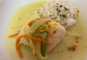 « De la cuisine authentique et gourmande où l’exotisme s’invite dans le creux de l’assiette, La Croix Blanche nous revient tel un Phénix renaît de ses cendres grâce à la volonté de Yolaine et Bruno ORTOLE. Quand la saveur bourguignonne s’allie aux recettes antillaises… ».