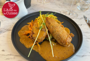 « Ouvert depuis quelques jours à Sens, « La Table d’EPONA » s’est substituée au renommé « Hôtel de Paris et de la Poste » disparu depuis. On le sait très bien : Sens ne s’est pas faite en un jour ! Ni l’approche de la cuisine, d’ailleurs ! Il faudra sans doute un peu de temps et quelques nécessaires aménagements derrière les fourneaux pour redonner une âme culinaire à l’endroit. Ne serait-ce que pour satisfaire les convives… ».