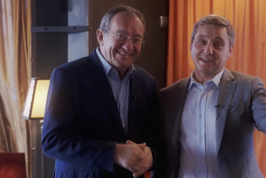 « Finalement, l’évènement conceptuel vécu comme un journal télévisé (« L’Auxerrois à la Une ») sera reprogrammé le mercredi 09 février à 20 heures pour celles et ceux qui désirent en savoir davantage sur les annonces faites autour des perspectives d’avenir de l’Auxerrois. A vos ordinateurs en espérant qu’il n’y ait pas de la friture sur la libre optique ! ».