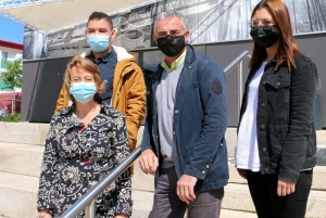 « La socialiste Sophie FEVRE, 52 ans, directrice de l’école maternelle et élémentaire des Rosoirs, élue d’opposition à la ville d’Auxerre et ancienne présidente du Conseil de quartier des Rosoirs, se lance dans la bataille des départementales aux côtés de Christophe LAVERDANT, 54 ans, commercial et maire de Lindry lors de la précédente mandature, Mina MASDAN, 24 ans, éducatrice spécialisée pour une association s’occupant de mineurs non accompagnés et Joachim NATALI, 26 ans, chargé de mission à l’accompagnement des bénéficiaires du RSA au sein d’Initiatives 89… ».