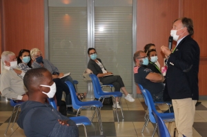 « Le réseau BFC ANGELS, représenté par son président Pierre VIEILLARD a pu expliquer lors d’une réunion publique organisée par INITIACTIVE 89 et sa présidente Malika OUNES son mode de soutien financier aux porteurs de projets de l’Yonne. Chaque année, ce réseau d’investisseurs privés injecte environ 500 000 euros pour accompagner le développement des entreprises régionales… ».