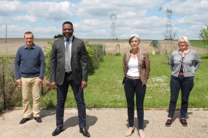 « Le programme n’est pas encore dévoilé de manière officielle mais Arminda GUIBLAIN et Magloire SIOPATHIS en ont déjà dévoilé les contours lors de la présentation de leur liste qui concourt sur le canton d’Auxerre 2. Priorité sera donnée à l’écoute, la proximité, l’action et la faisabilité financière… ».