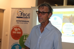 « Courte prise de parole du président de BGE Nièvre-Yonne, Arnauld MERIC, lors de la première du « BGE Club » à Migennes. Mais, elle fut importante. Le porte-voix du réseau d’accompagnement à la création d’entreprise a évoqué la tenue du premier salon CREAFFAIRE en Puisaye. Il se déroulera le samedi 26 octobre à Charny… ».