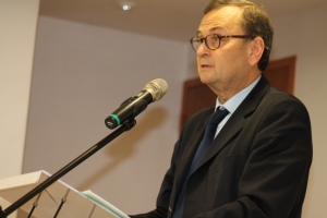 « Le président de la Communauté de communes de Puisaye-Forterre, Jean-Philippe SAULNIER-ARRIGHI ne veut pas laisser celles et ceux qui animent la vie économique des villages de l’Yonne sur le bas-côté. Il a décidé d’abonder le Fonds de solidarité territorial, cumulable à l’enveloppe nationale… ».