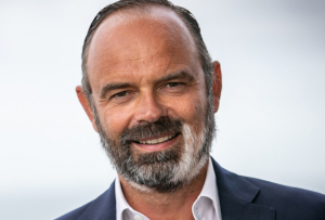 « Pour l’ultime rencontre publique de l’entre-deux tours, Ensemble a décidé de dégainer avec des armes lourdes pour faire entendre sa voix et mobiliser les électeurs avant le dimanche 19 juin. Edouard PHILIPPE et François BAYROU seront à l’Hôtel-Dieu de Tonnerre pour soutenir les sortants, Michèle CROUZET et André VILLIERS… ».