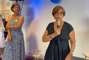 « Invitée par Jean-Pierre THIBAUT, responsable de SITAPHY, la sénatrice de l’Yonne Dominique VERIEN a évoqué les bienfaits de cette structure qui fabrique, dans le cadre de l’économie sociale et solidaire, des jouets permettant de financer des actions en faveur des travailleurs handicapés et des chômeurs de longue durée ».