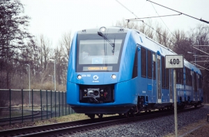 « Le vice-président du Conseil régional de Bourgogne Franche-Comté, en charge des transports, Michel NEUGNOT se dit interpellé par l’emploi de cette nouvelle technologie pour équiper les TER. Des contacts ont été initiés avec le fabricant de rames ferroviaires ALSTOM qui possède à côté de Besançon son centre de recherche et de développement. L’industriel teste en Allemagne le train à hydrogène « CORALIA iLint » avant que celui-ci ne se déploie dans le reste de l’Europe… ».