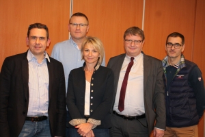 « Les investisseurs particuliers ou chefs d’entreprises de l’Yonne peuvent désormais s’appuyer sur la perspicacité et le flair de KUB (Kick Up Business) pour injecter des fonds propres au capital de leur futur partenaire de l'entreprise. Le 13 décembre, une assemblée générale constitutive a officialisé l’association de mise en relation entrepreneurs/investisseurs présidée par Francis MOREAU (à gauche)… ».