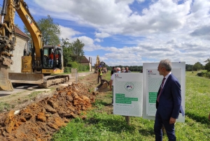 « Lancé en mai 2021 par la préfecture de l’Yonne et son représentant Henri PREVOST, l’appel à projets « Transformation numérique » soutient des initiatives ayant des effets réels sur la vie quotidienne des citoyens et leurs relations avec l’administration locale… ».